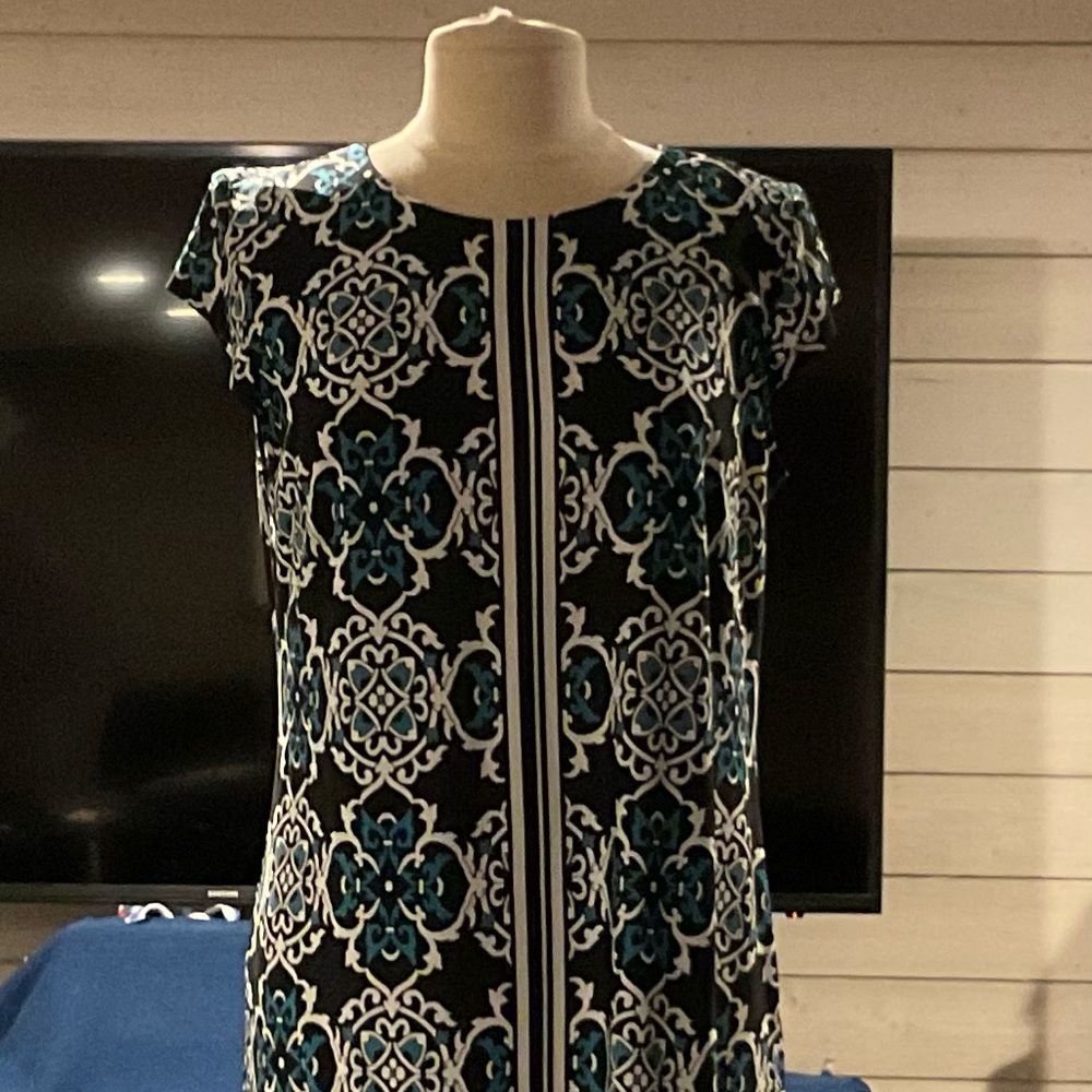 Signature Camryn Dress, Shift Dress